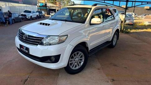 TOYOTA HILUXSW4 SRV4X4