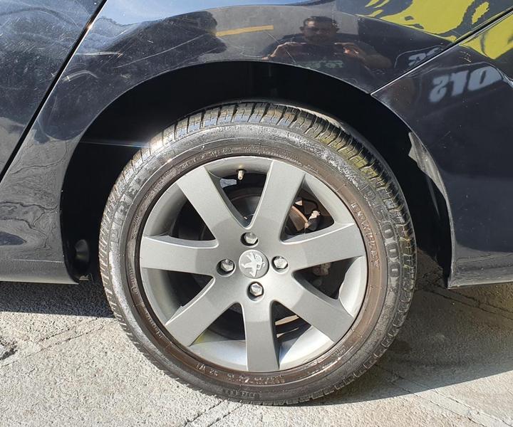 Peugeot 408 Allure - foto 12