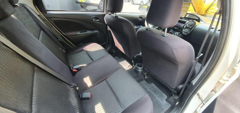 Toyota Etios Sd X 15l Mt - foto 11
