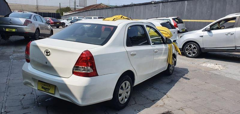 Toyota Etios Sd X 15l Mt - foto 7