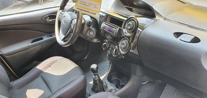 Toyota Etios Sd X 15l Mt - foto 8