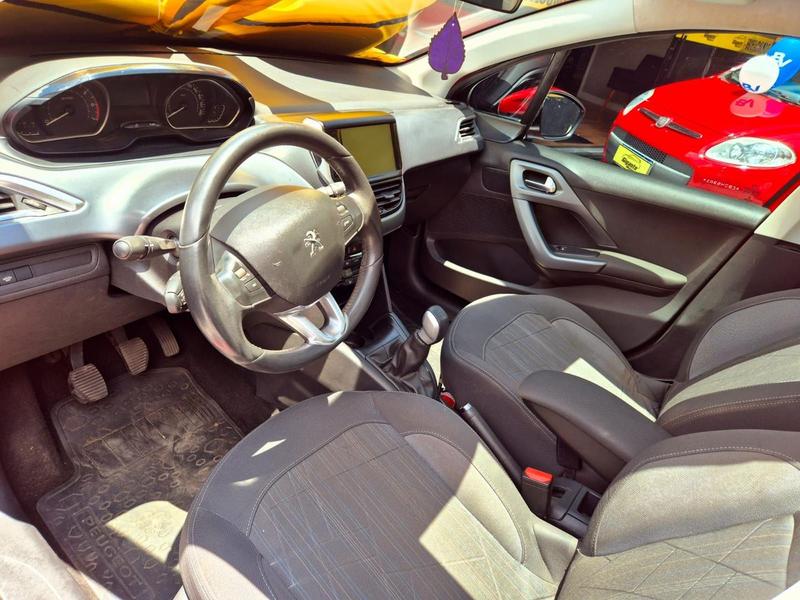 Peugeot 208 Griffe - foto 15