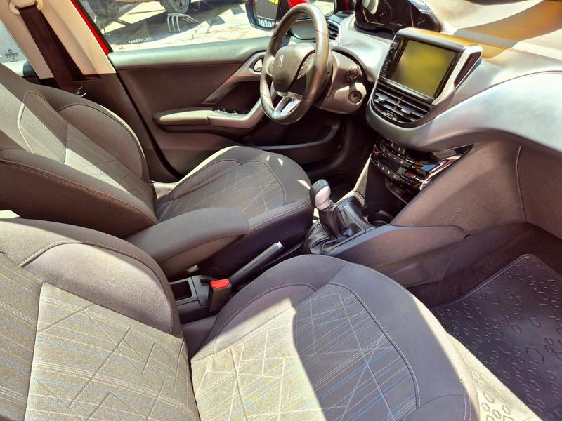 Peugeot 208 Griffe - foto 20