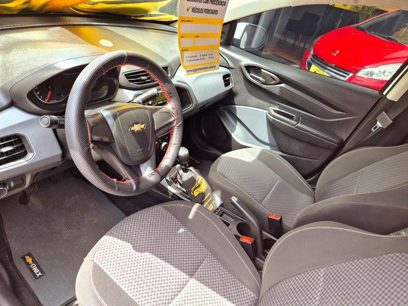Chevrolet Onix Joy - foto 8