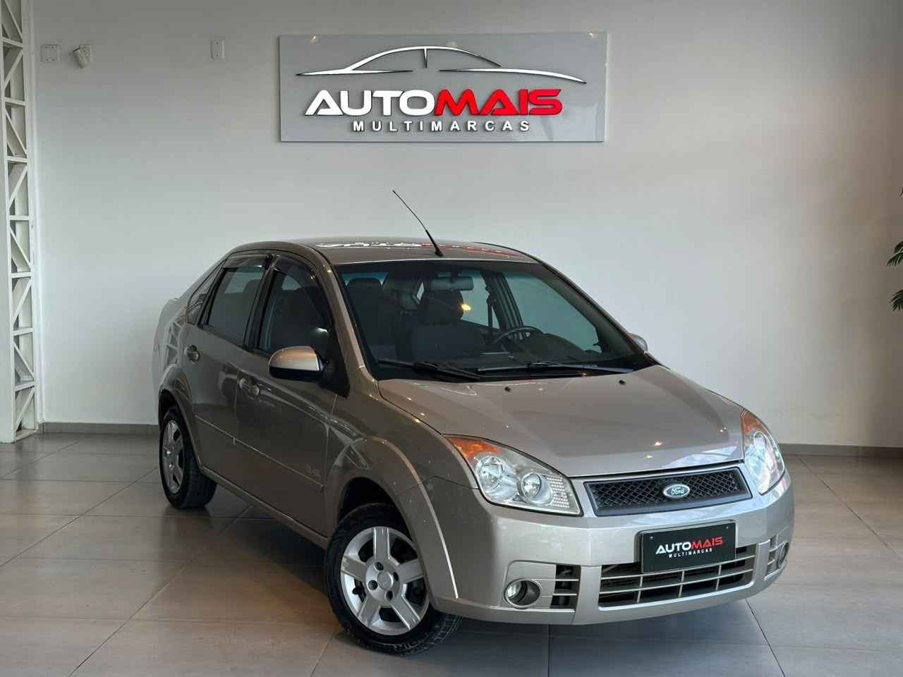 FORD FIESTA SEDAN 2010