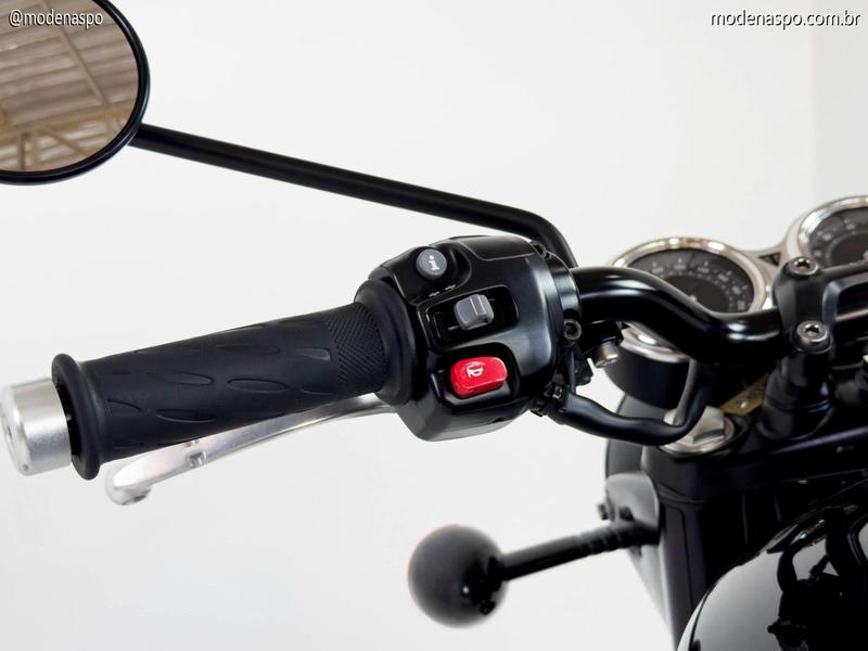 TRIUMPH BONNEVILLE T100 BLACK