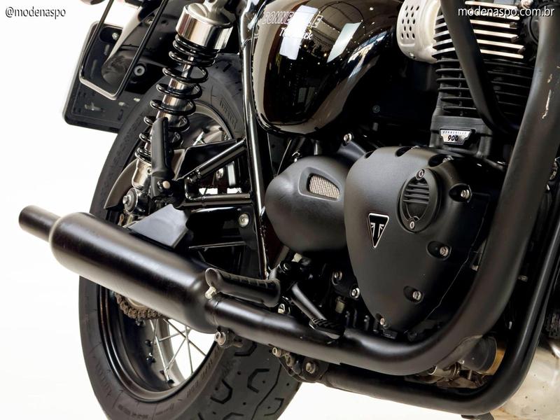 TRIUMPH BONNEVILLE T100 BLACK