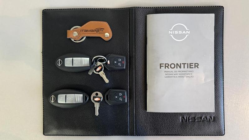 Nissan Frontier Pro 4x - foto 17