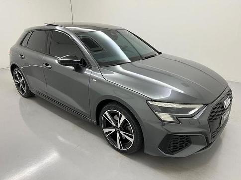 AUDI A3 SPORTBACK PERFORMANCE BLACK 2.0 S-TRON