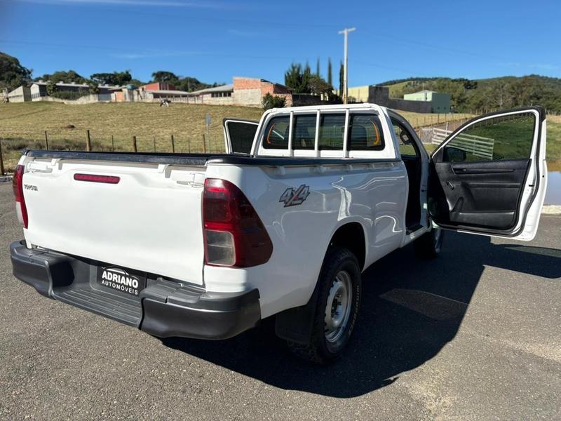 Toyota Hilux Cd 4X4 2.8 Diesel Mec. - foto 6
