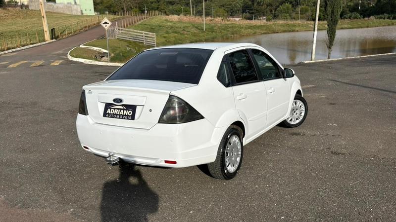 Ford Fiesta Sedan 1.6 16V Flex Mec. - foto 7
