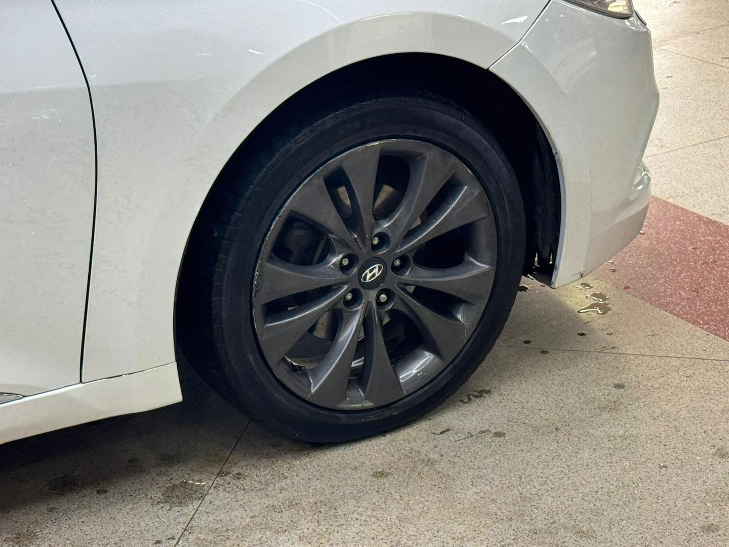 Hyundai AZERA 9