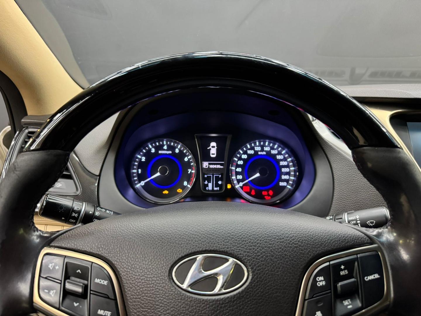 Hyundai AZERA 4