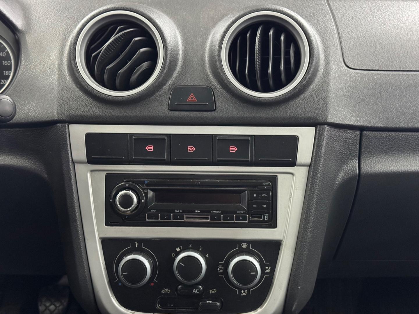 Volkswagen VOYAGE 18