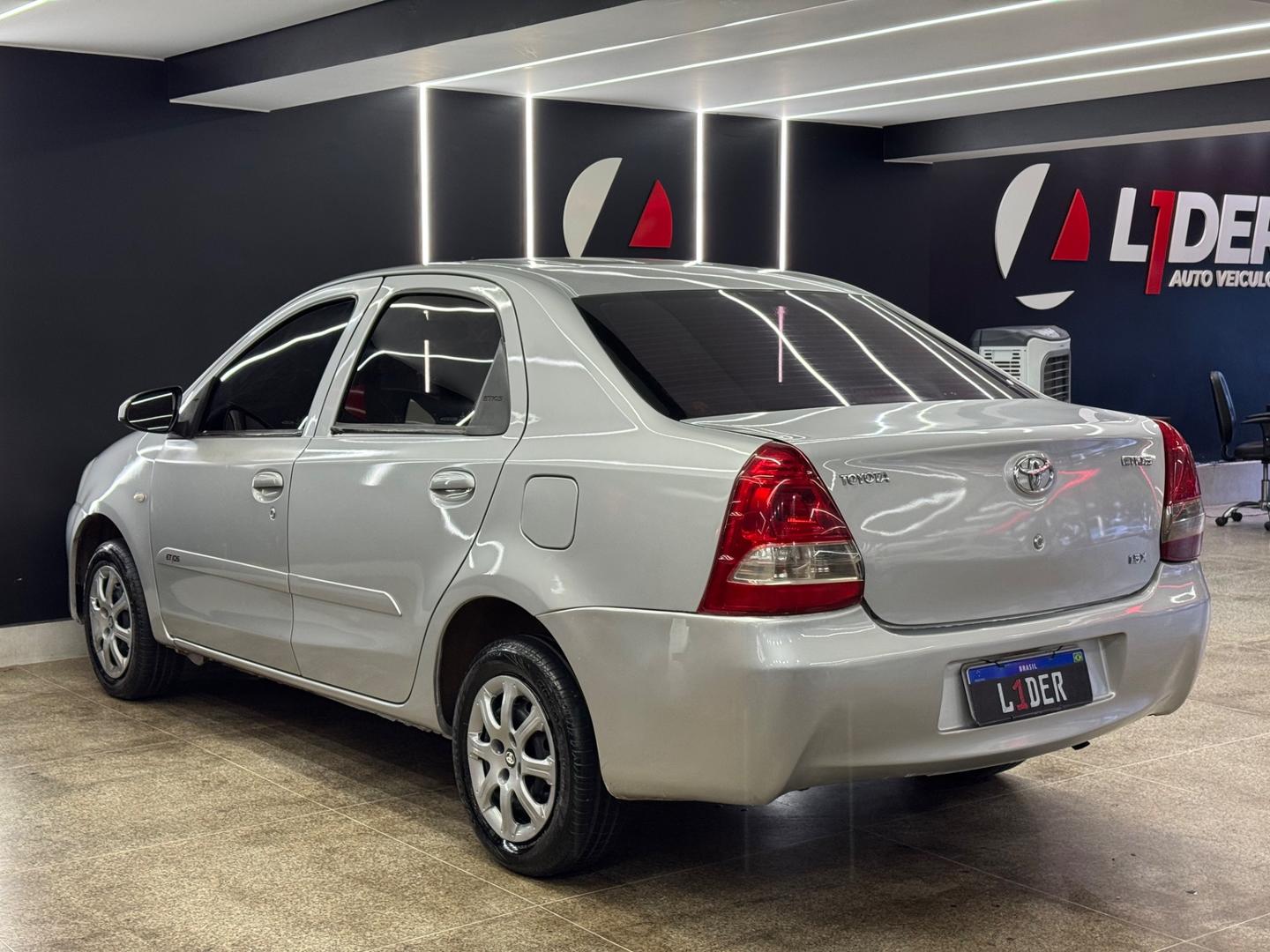 Toyota ETIOS 12