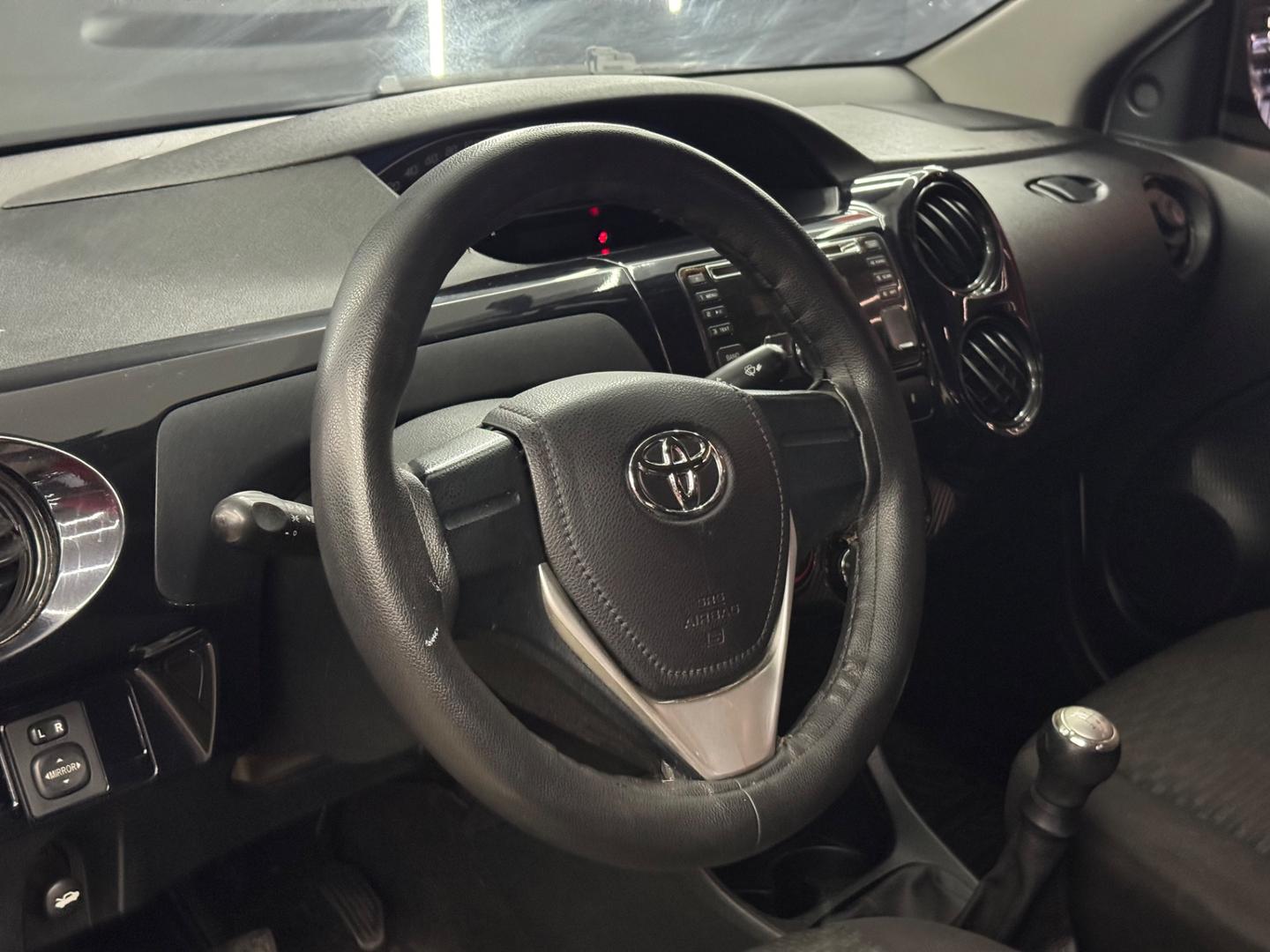 Toyota ETIOS 15
