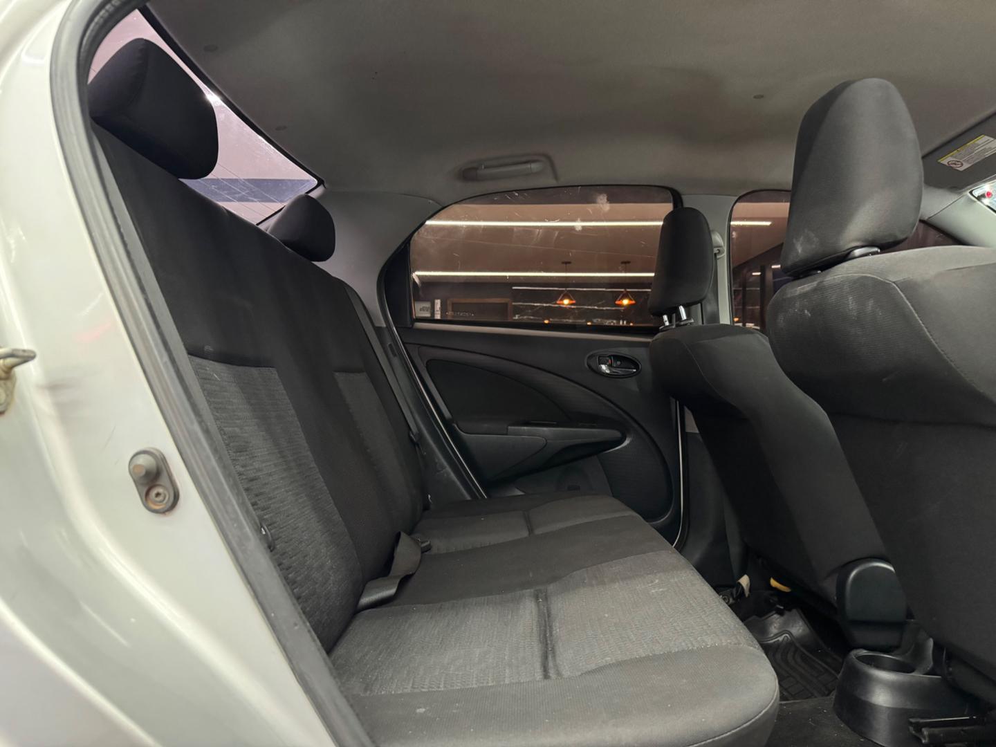 Toyota ETIOS 19