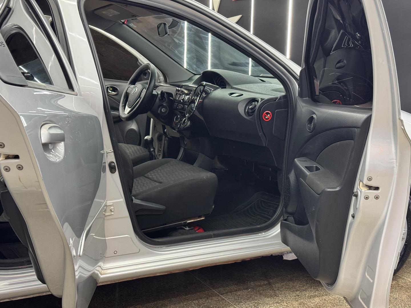 Toyota ETIOS 24
