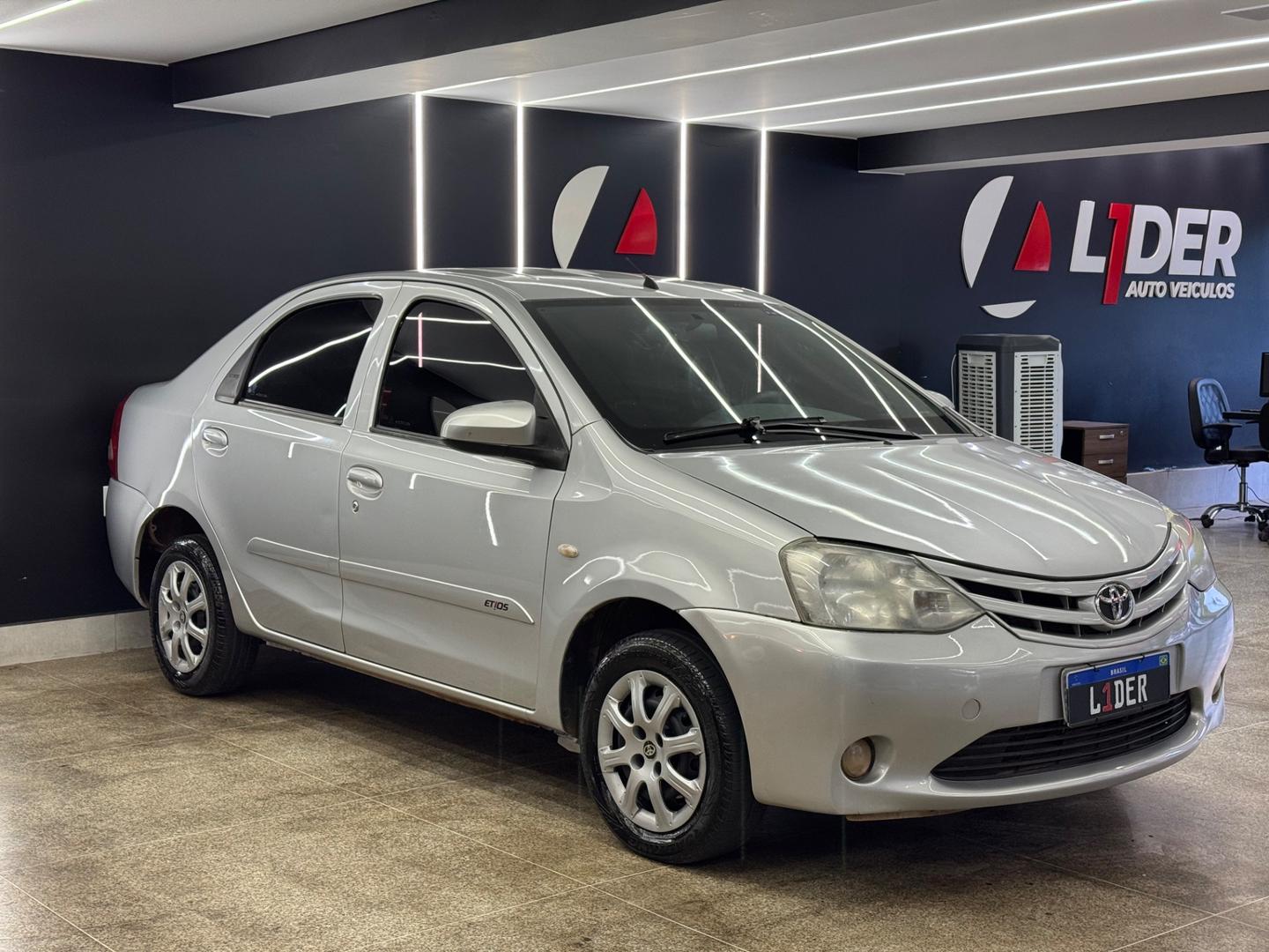 Toyota ETIOS 6