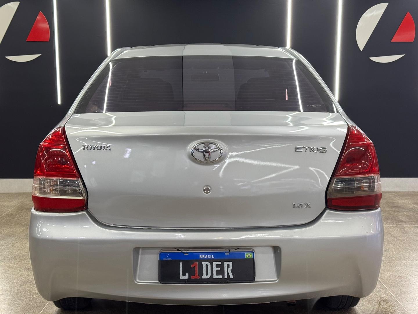 Toyota ETIOS 7