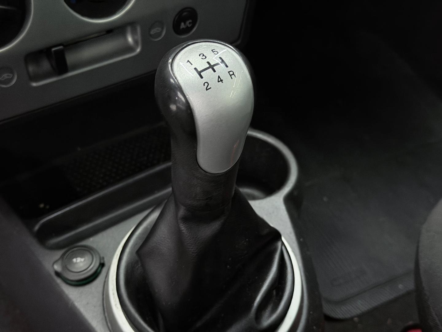 Ford FIESTA 12