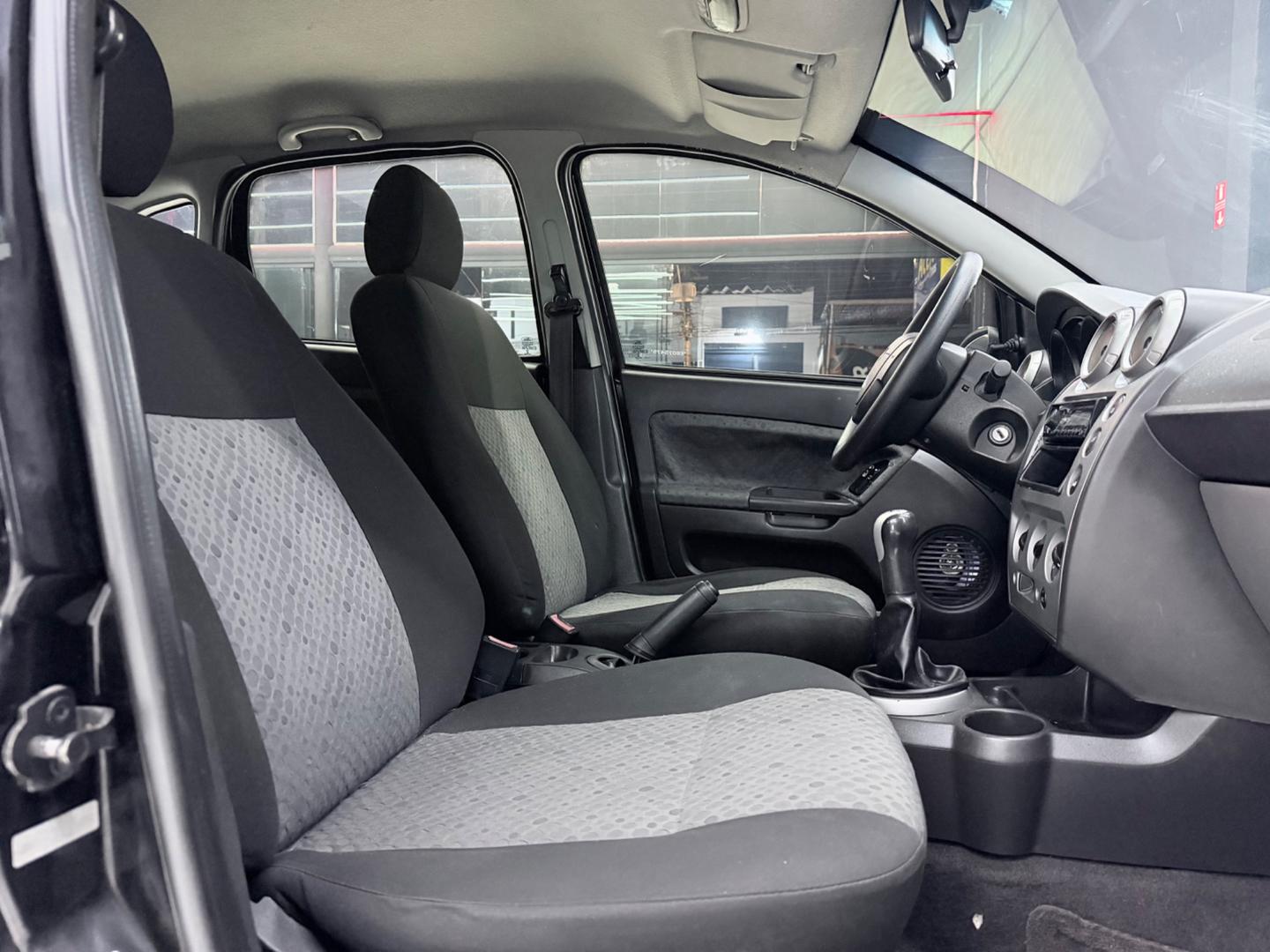 Ford FIESTA 19