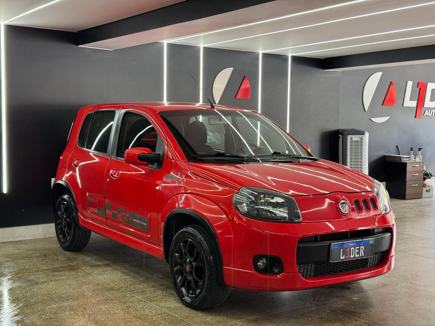 Fiat UNO 4