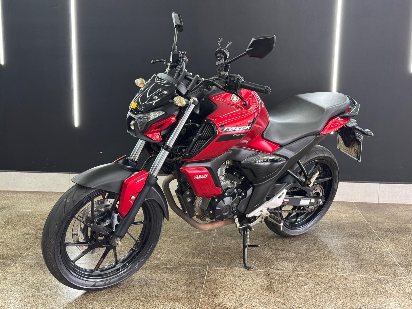 Yamaha FZ15 1