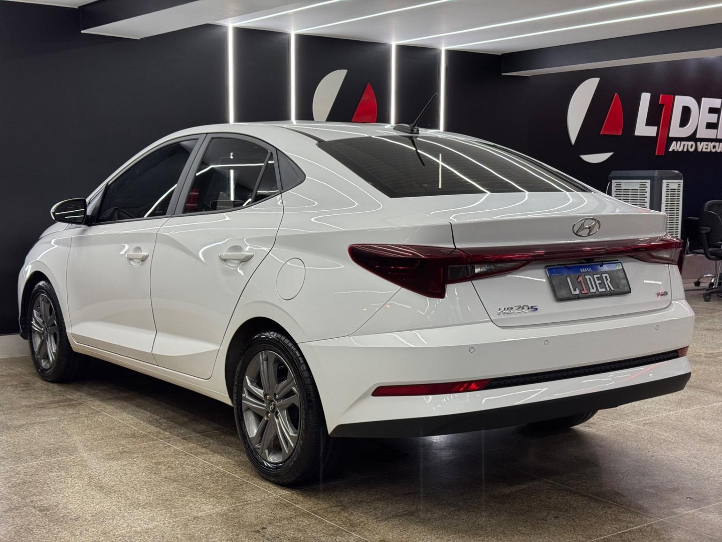 Hyundai HB20S 11