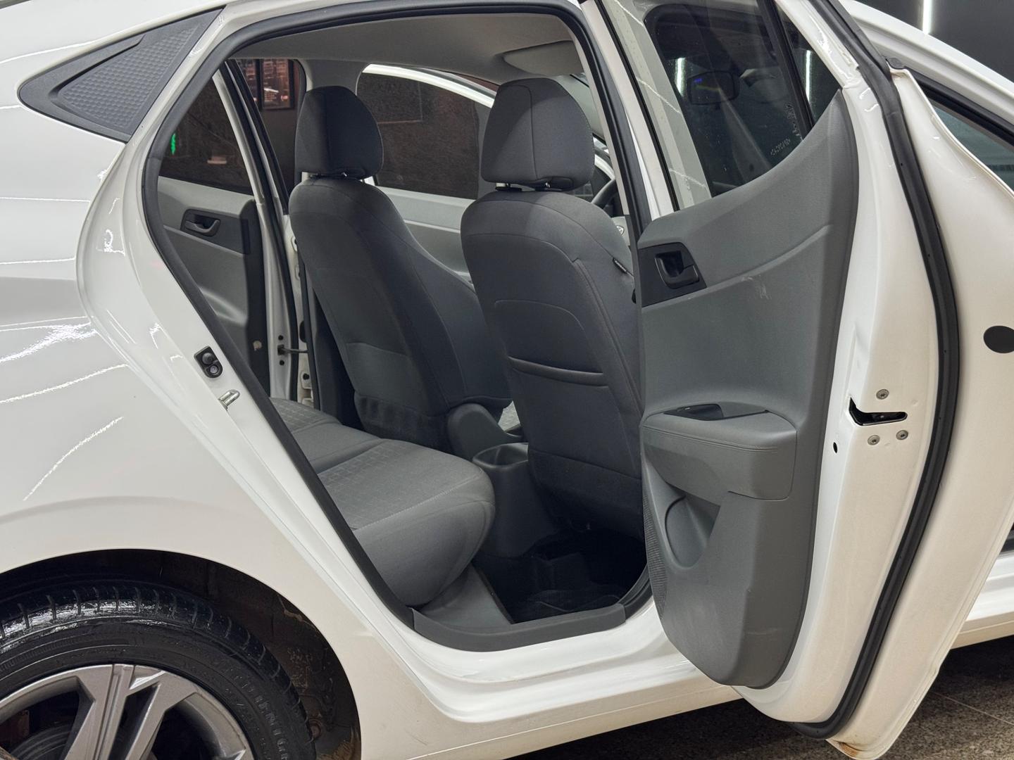 Hyundai HB20S 24
