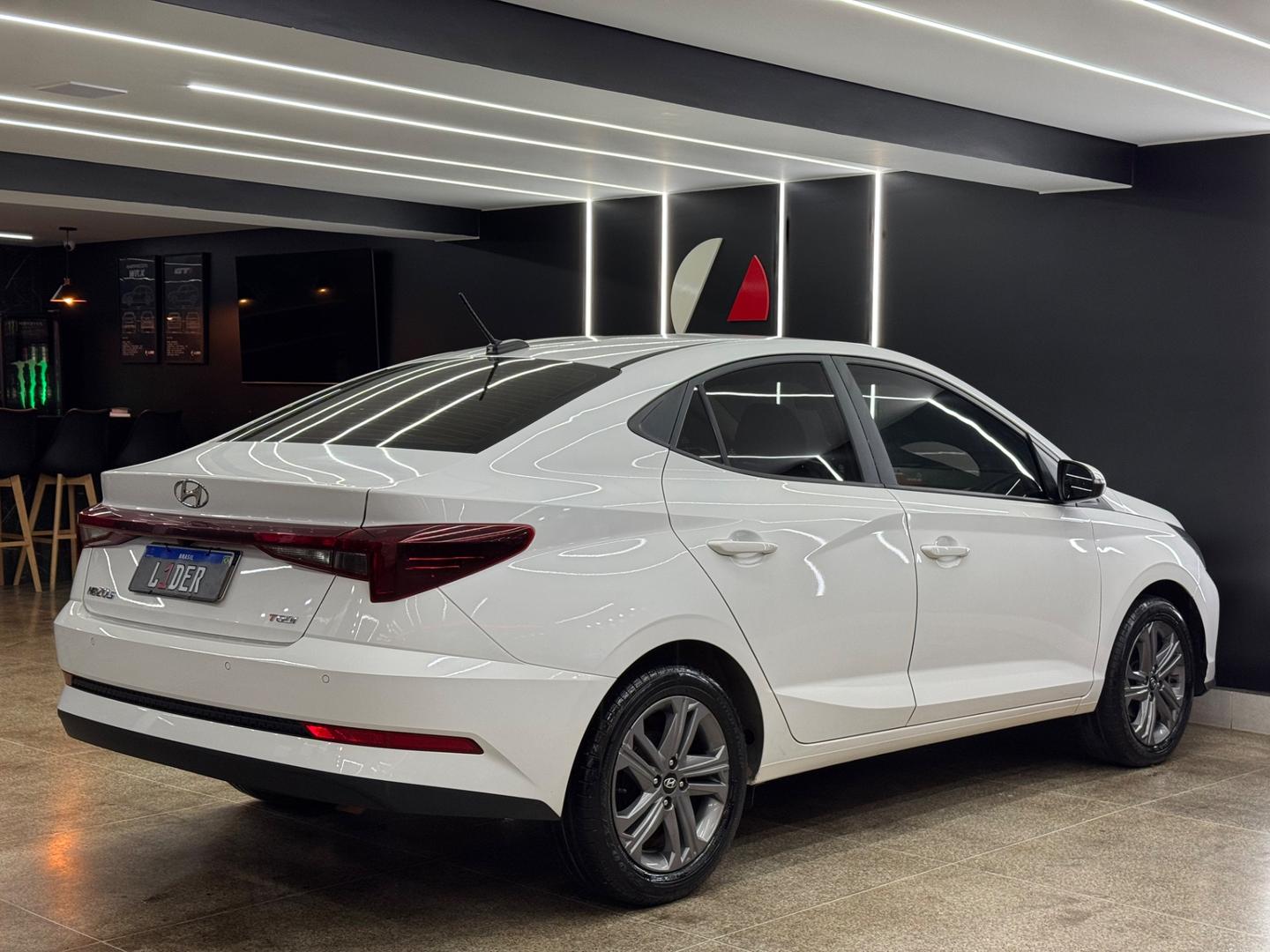 Hyundai HB20S 7
