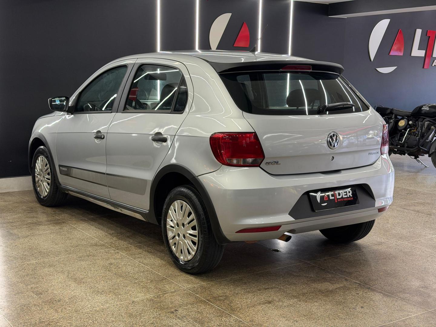 Volkswagen NOVO 16