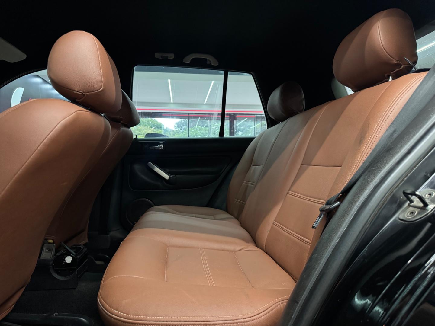 Volkswagen GOLF 21