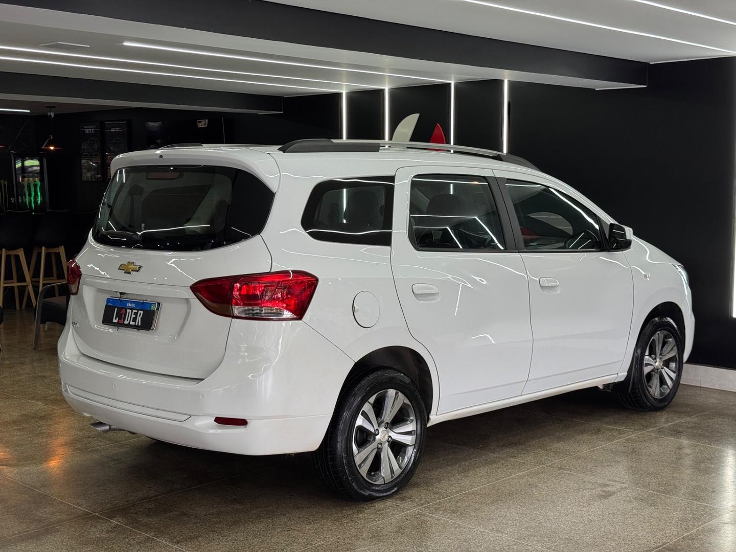 Chevrolet SPIN 7