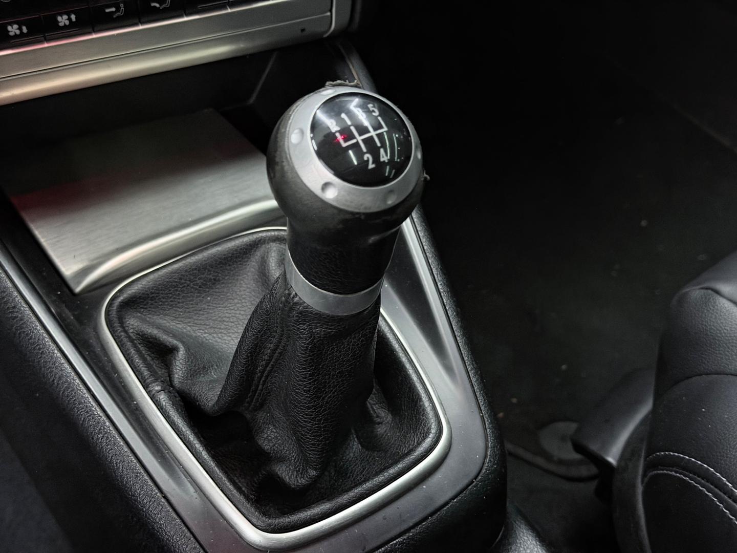 Volkswagen GOLF 16