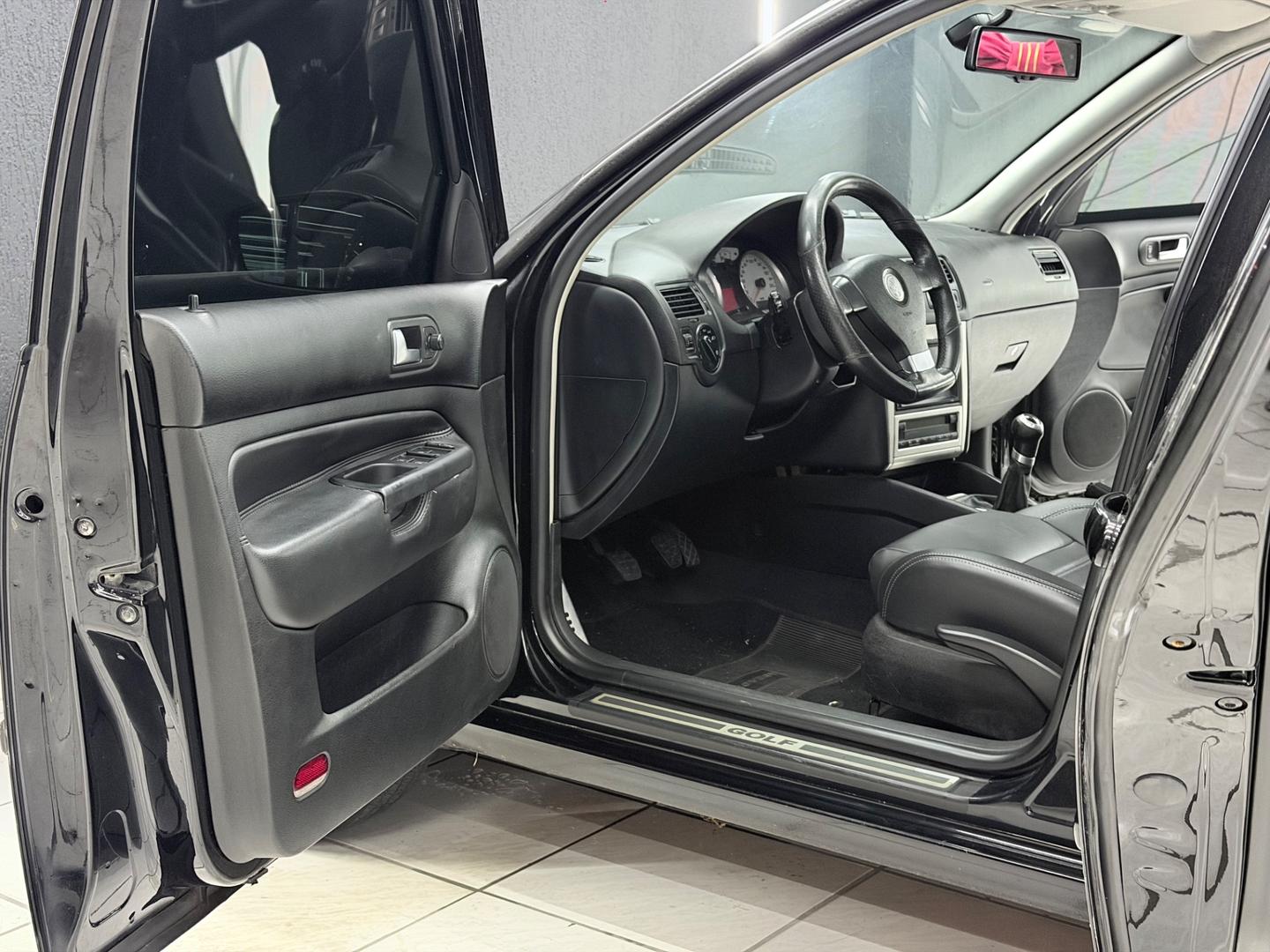 Volkswagen GOLF 24