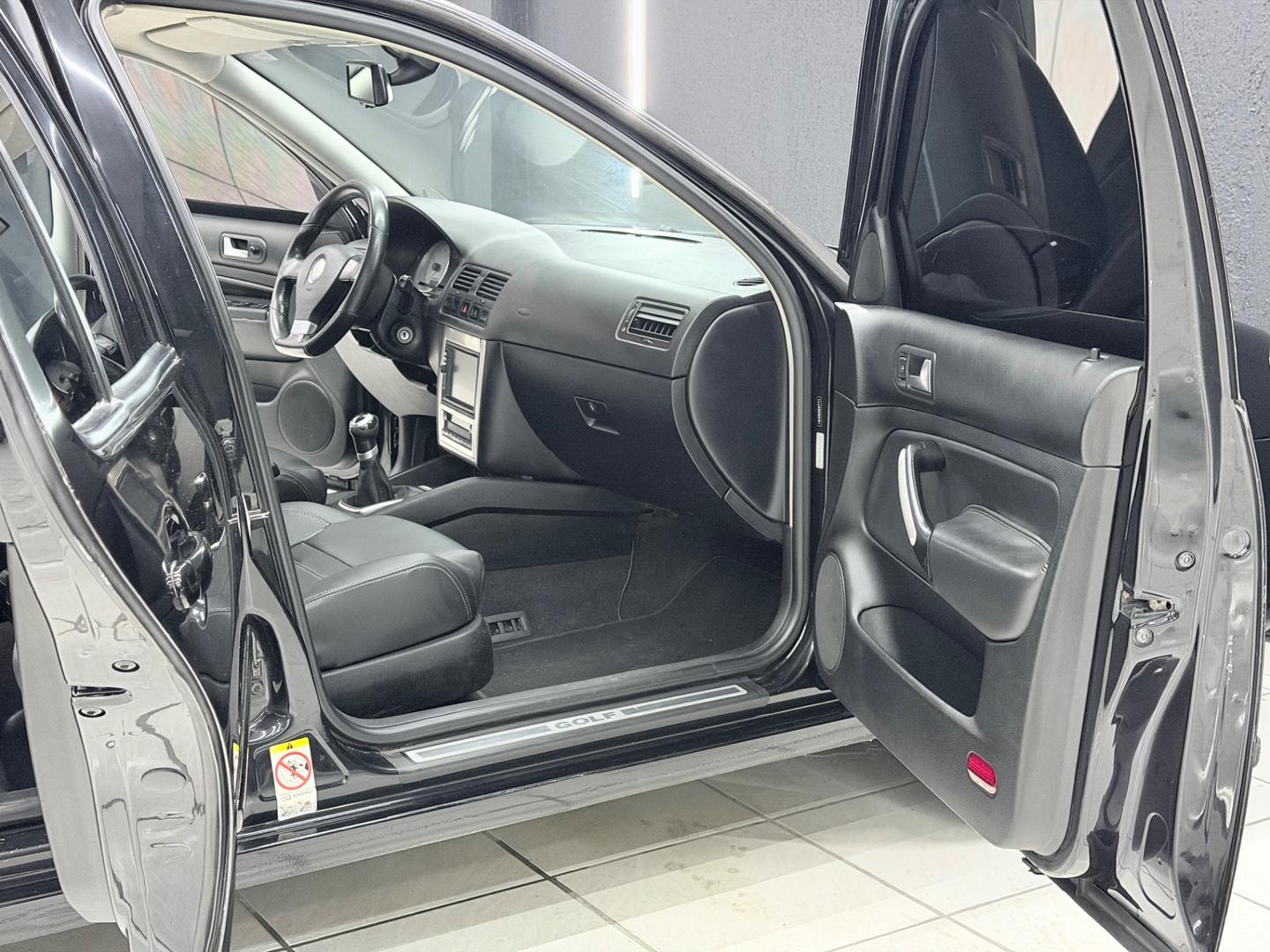 Volkswagen GOLF 25