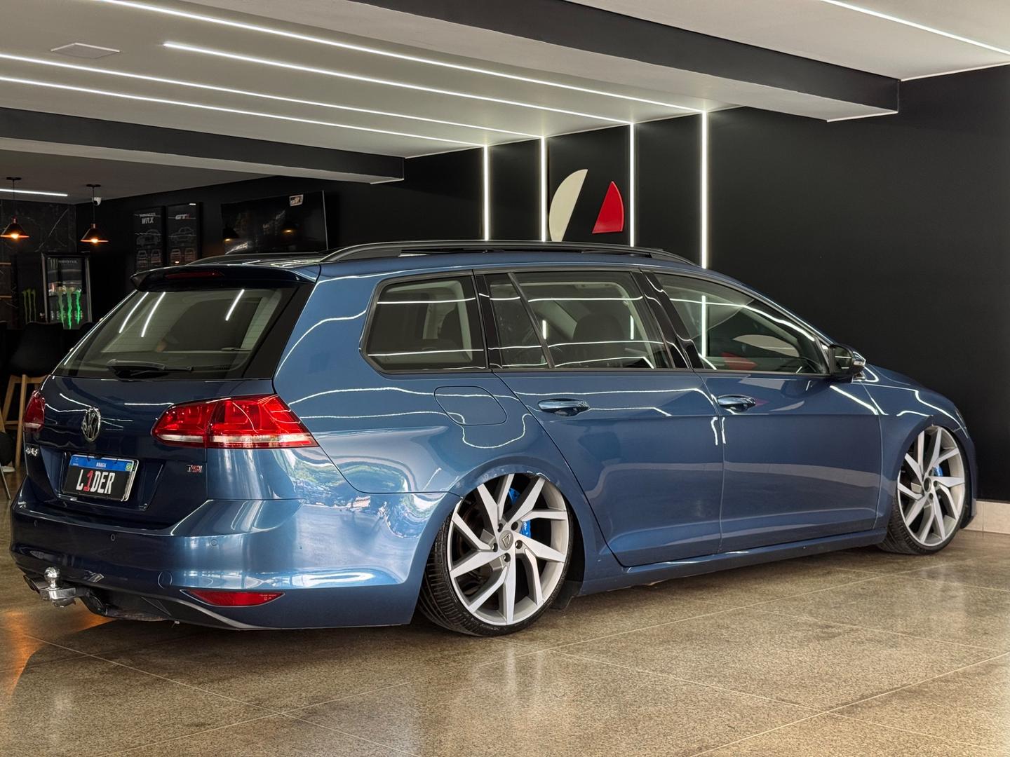 Volkswagen GOLF 16