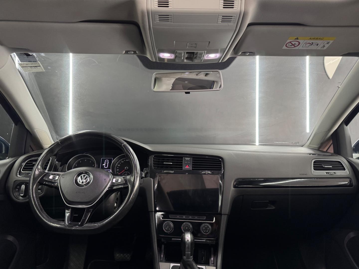 Volkswagen GOLF 25
