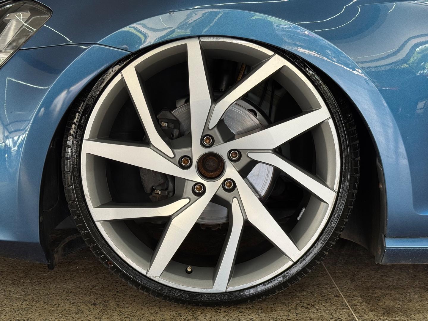 Volkswagen GOLF 8