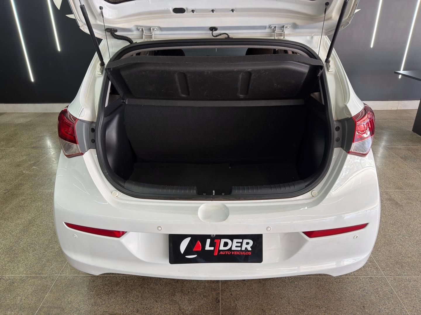 Hyundai HB20 16