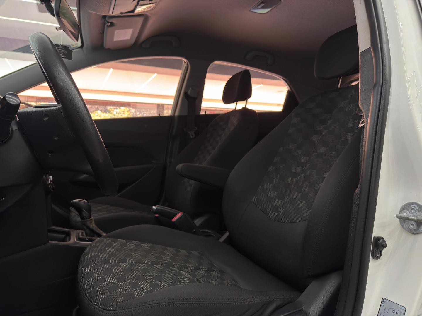 Hyundai HB20 18