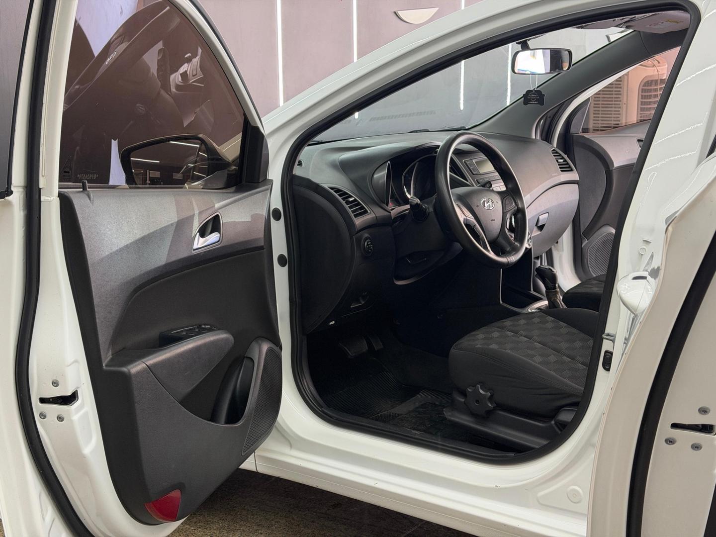 Hyundai HB20 21