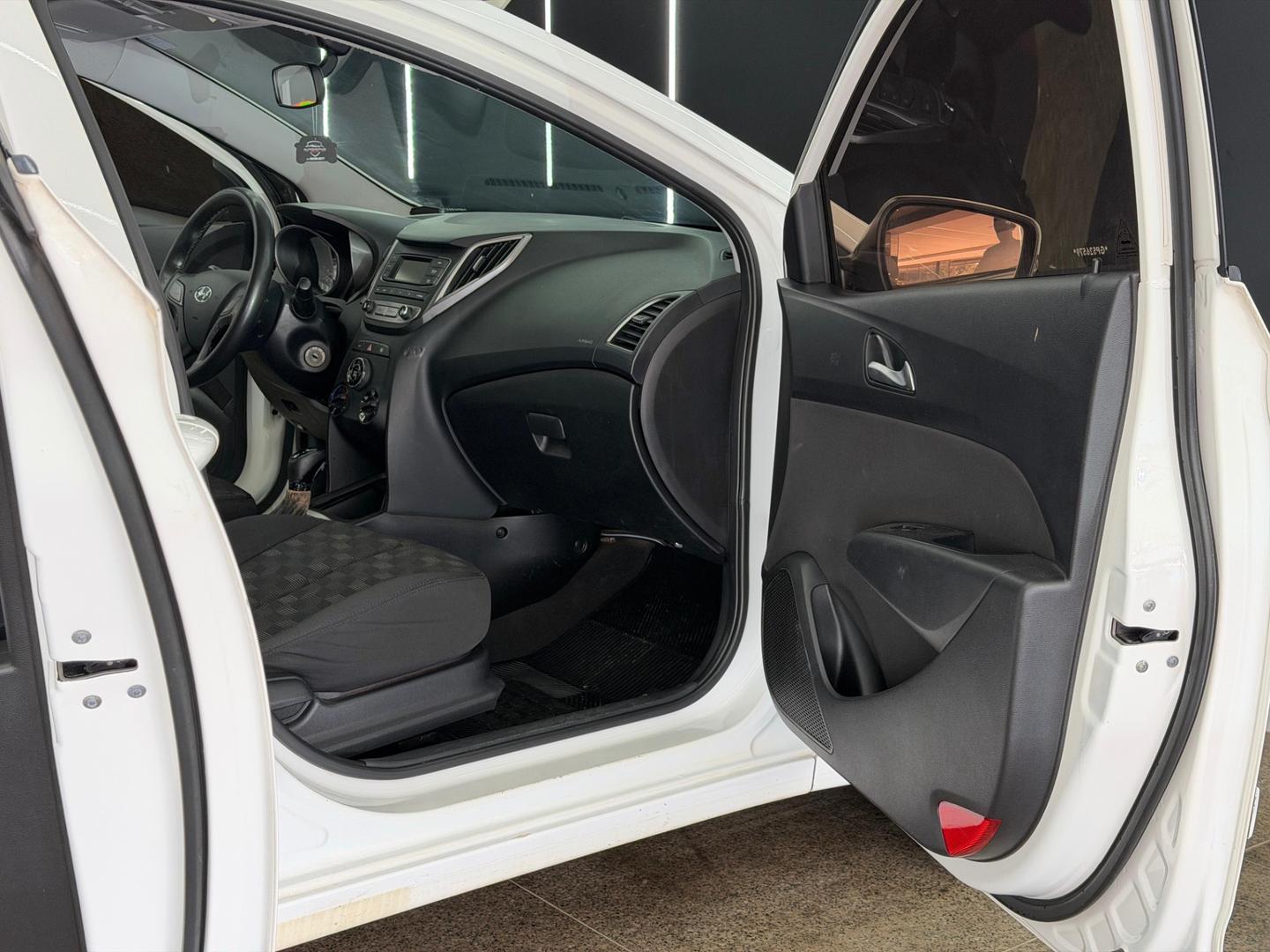Hyundai HB20 25