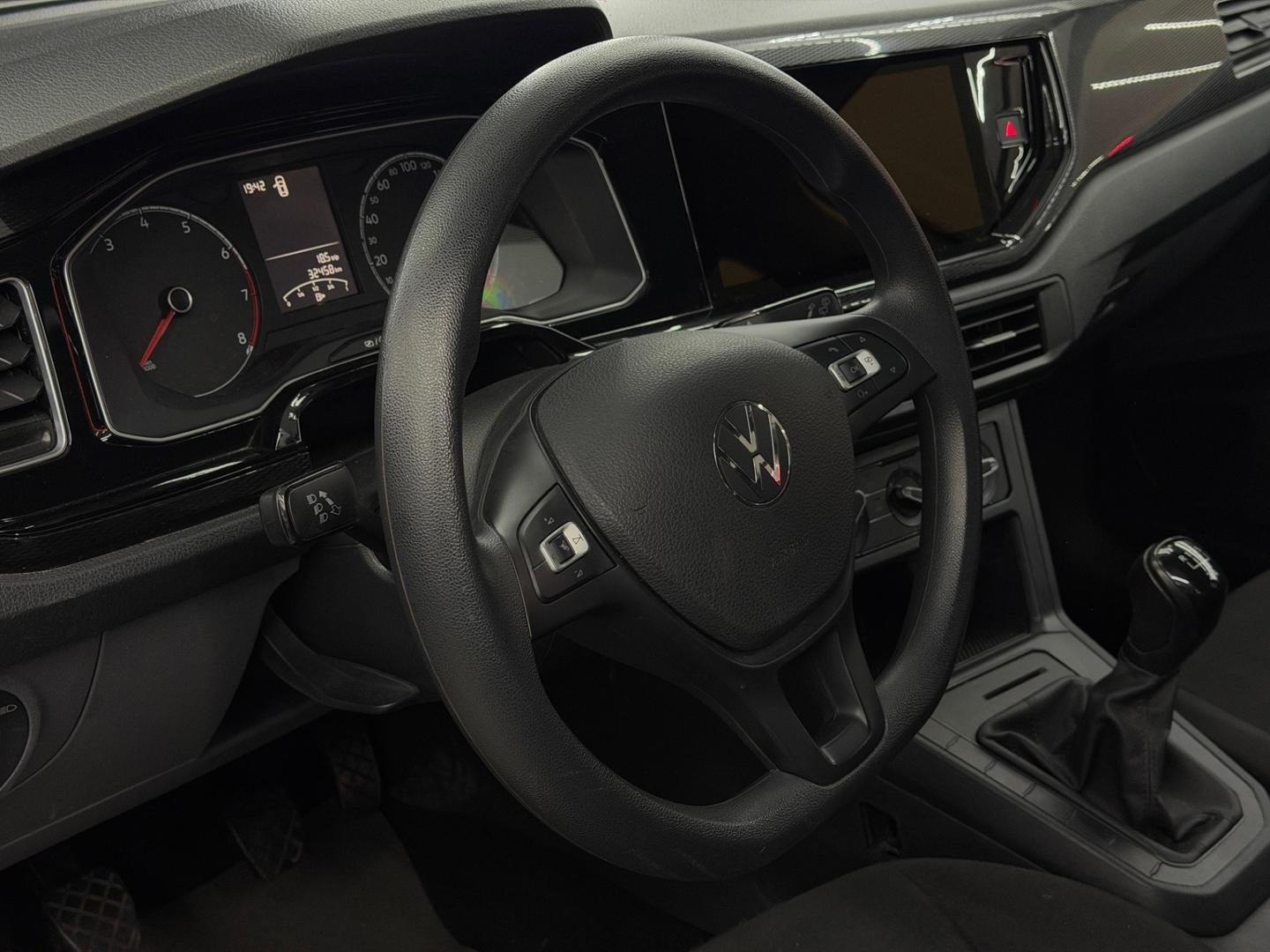 Volkswagen POLO 16