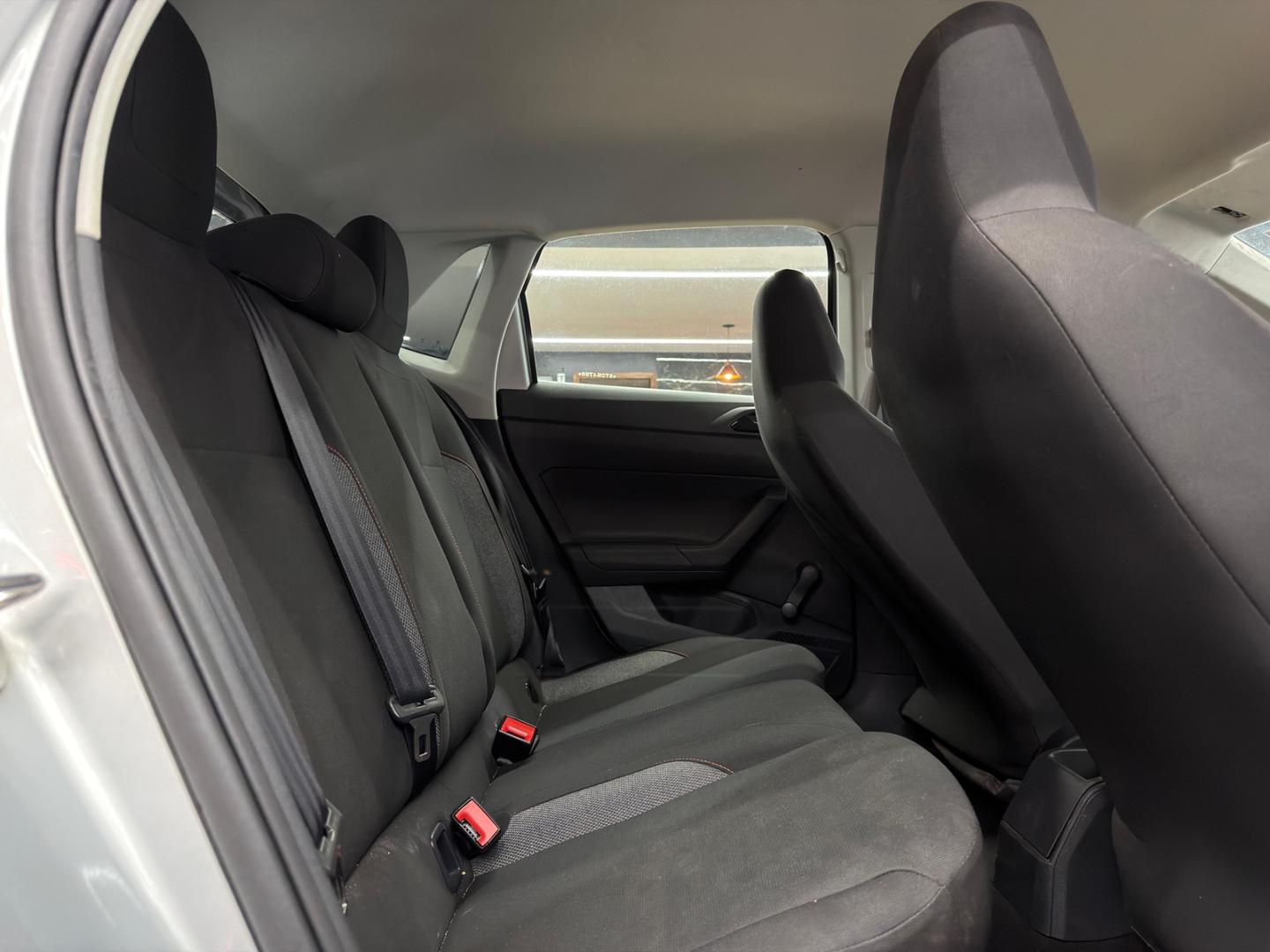 Volkswagen POLO 17