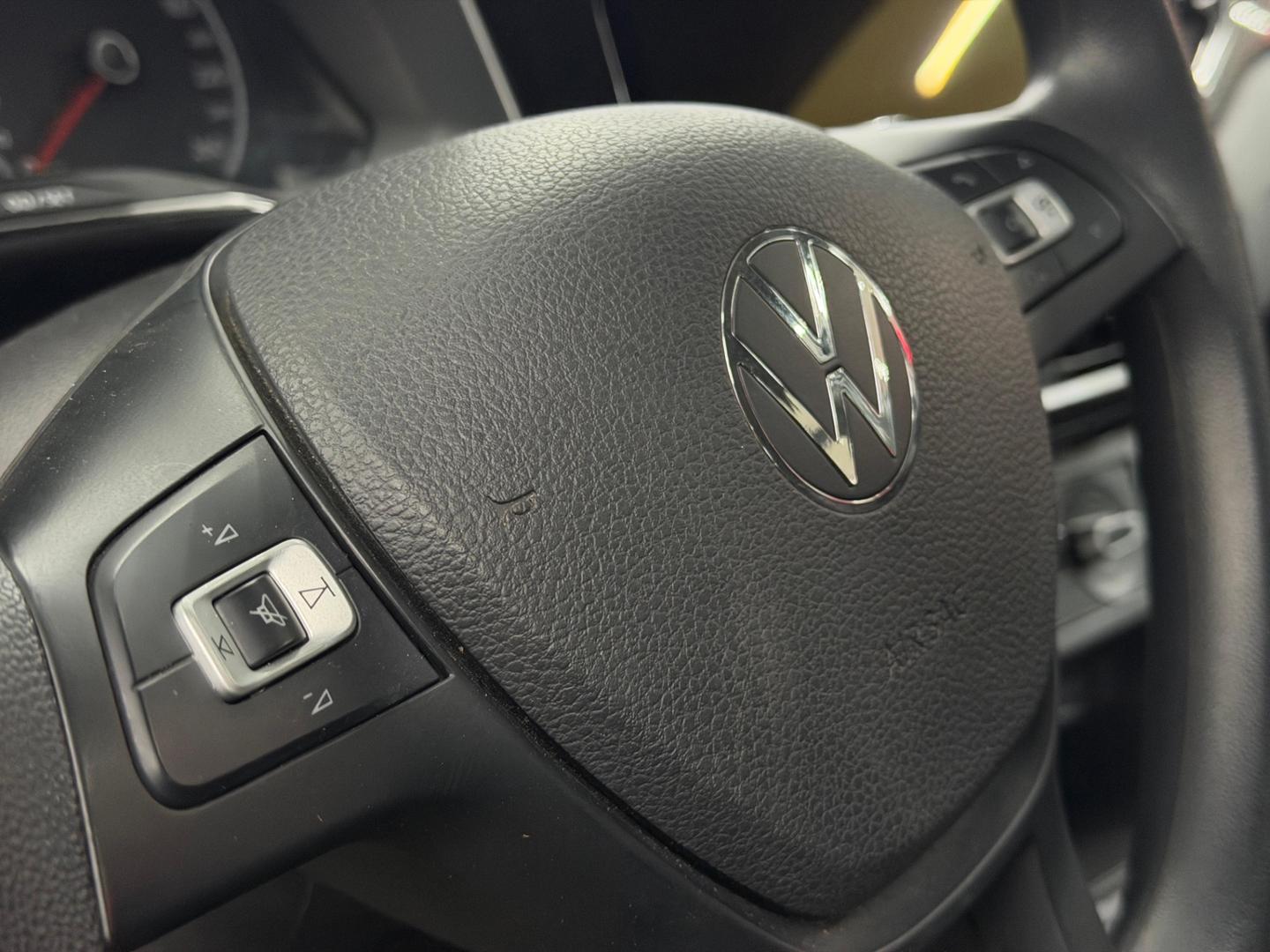 Volkswagen POLO 23