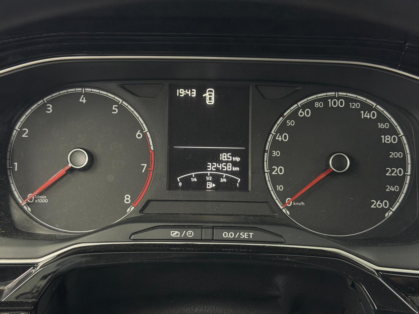 Volkswagen POLO 24