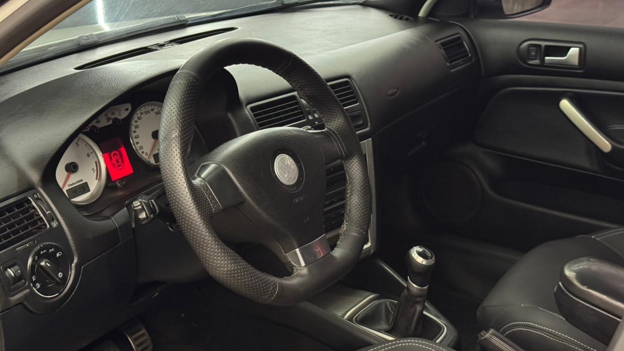 Volkswagen GOLF 10
