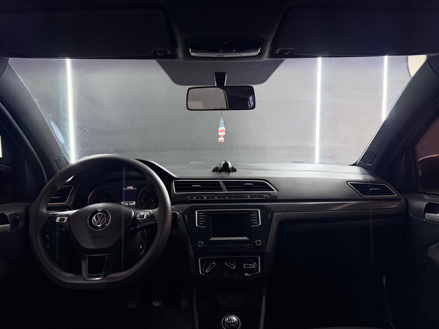 Volkswagen NOVO 18